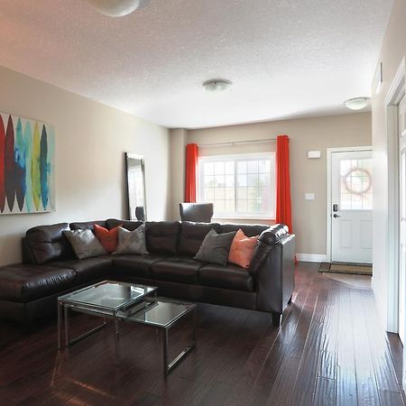 Boardwalk Homes - Executive Guest Rooms & Townhomes Kitchener Zimmer foto